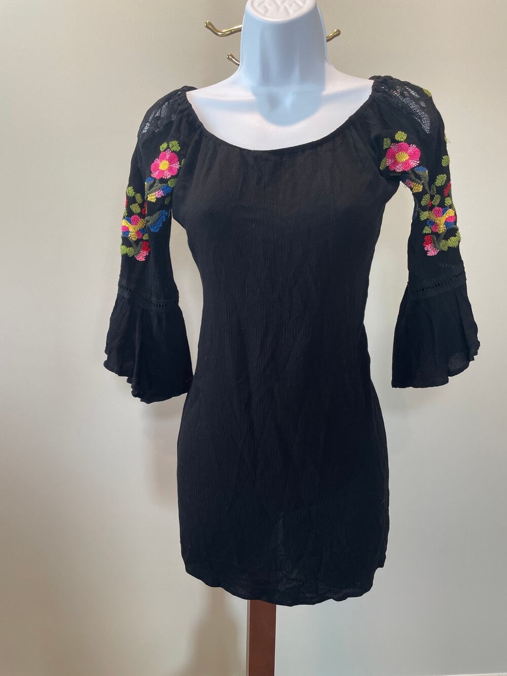 Blue Island Black Embroidered Floral Top – Size M